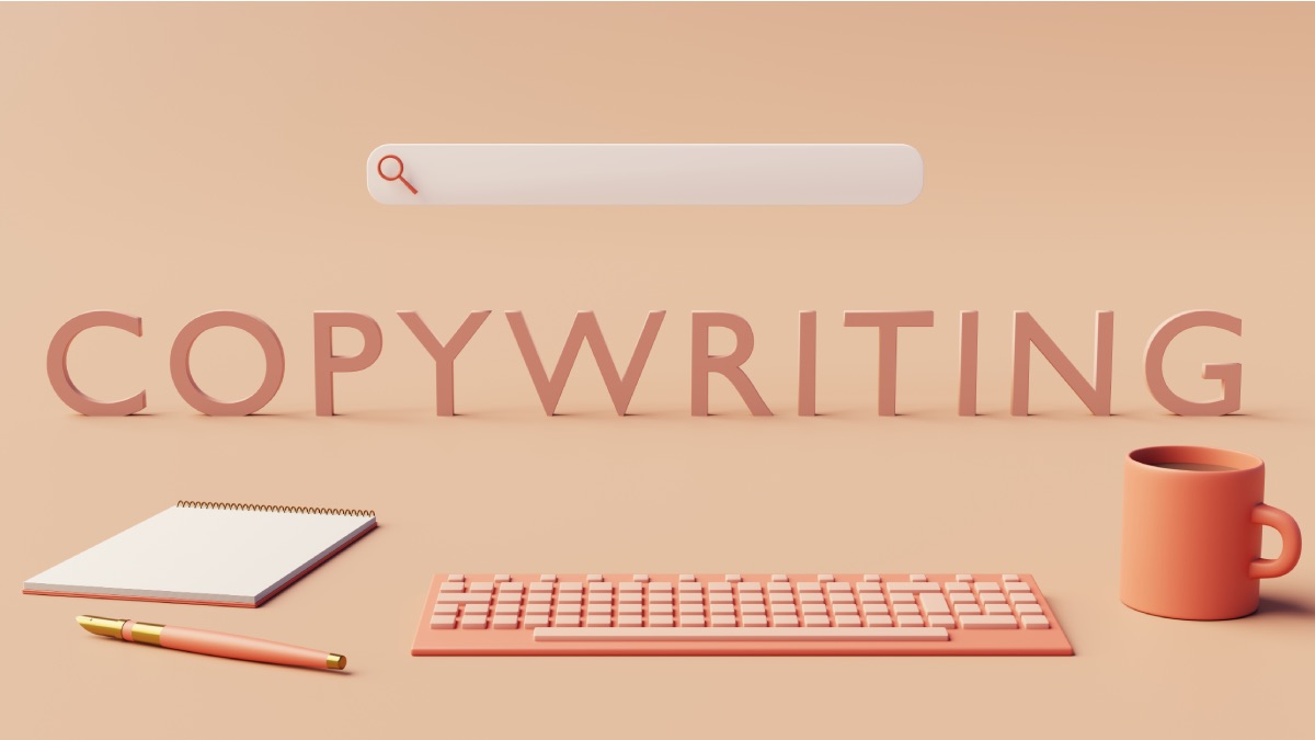 Mot "Copywriting" en 3D écrit avec un clavier et un bloc-note de rédacteur web SEO.